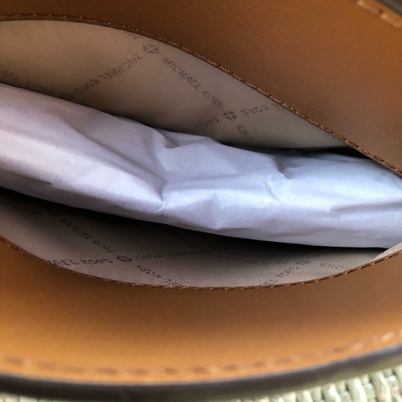 Michael kors crossbody Ellis NWT - Picture 7 of 7